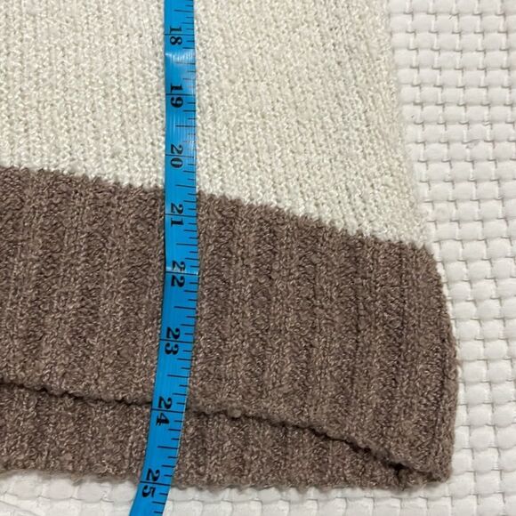 NWT- Hippie Rose - XS. Relaxed V Cut Striped Sweater - Picture 6 of 8